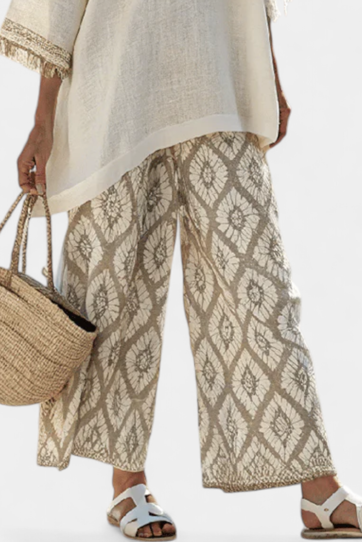 Ilaria – top sofisticado y pantalones casuales