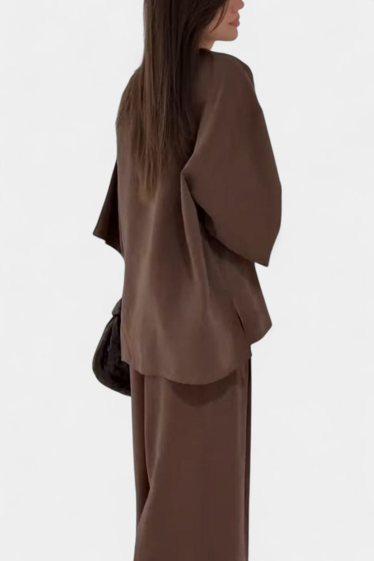 Eli Conjunto Oversize de Top con Cuello en V y Pantalón Recto