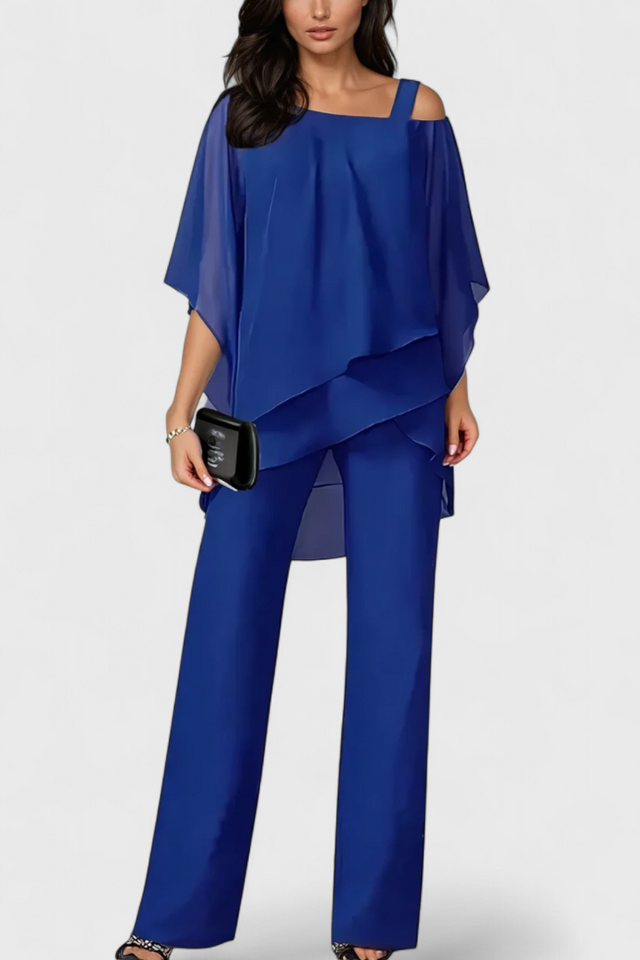 Kitty Conjunto de Dos Piezas con Hombros Descubiertos y Silueta Fluida