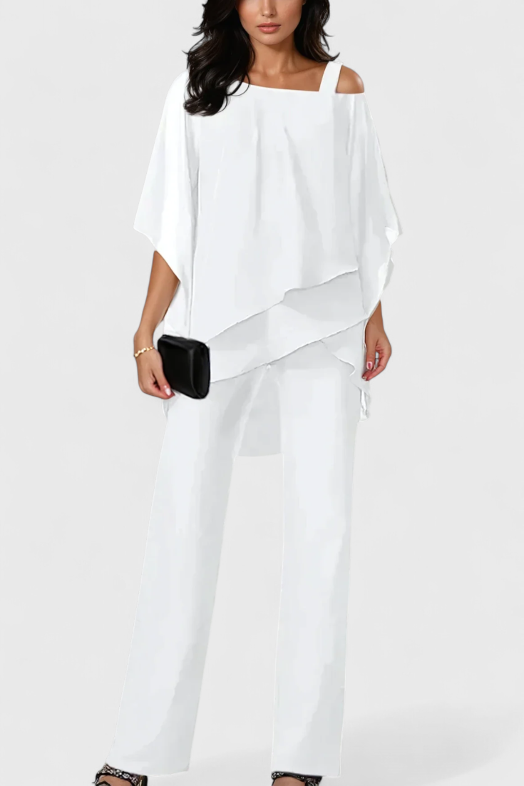 Kitty Conjunto de Dos Piezas con Hombros Descubiertos y Silueta Fluida